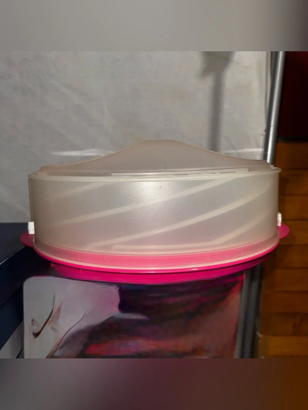 Tupperware Collapsable Cake Taker Round and Cupcake Keepers